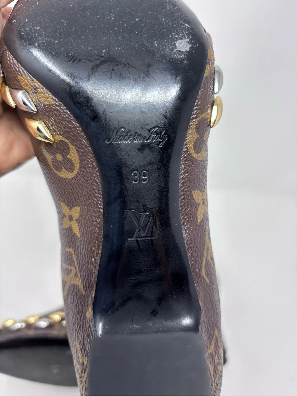 Louis Vuitton Eldorado Monogram Canvas Chelsea Pull On Heel Ankle Bootie size 39